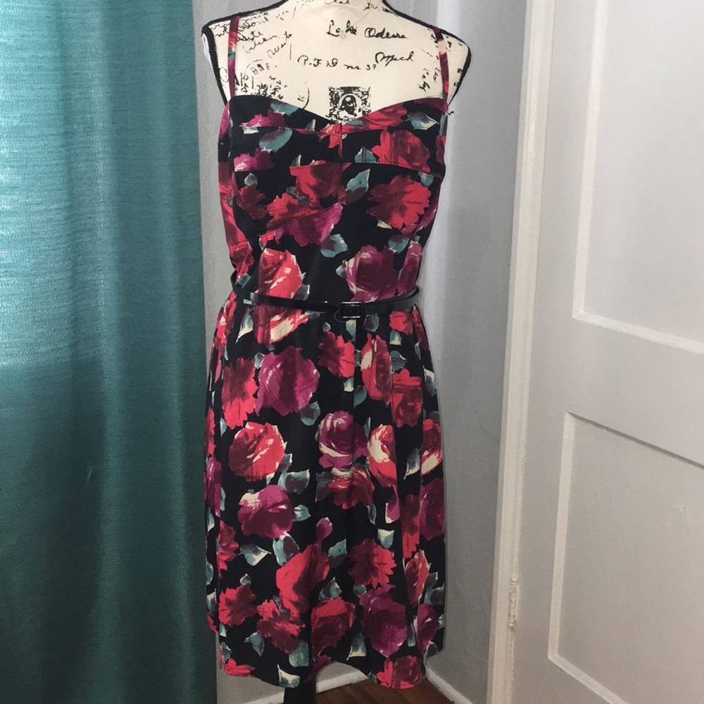 Flirty floral dress with corset-like top